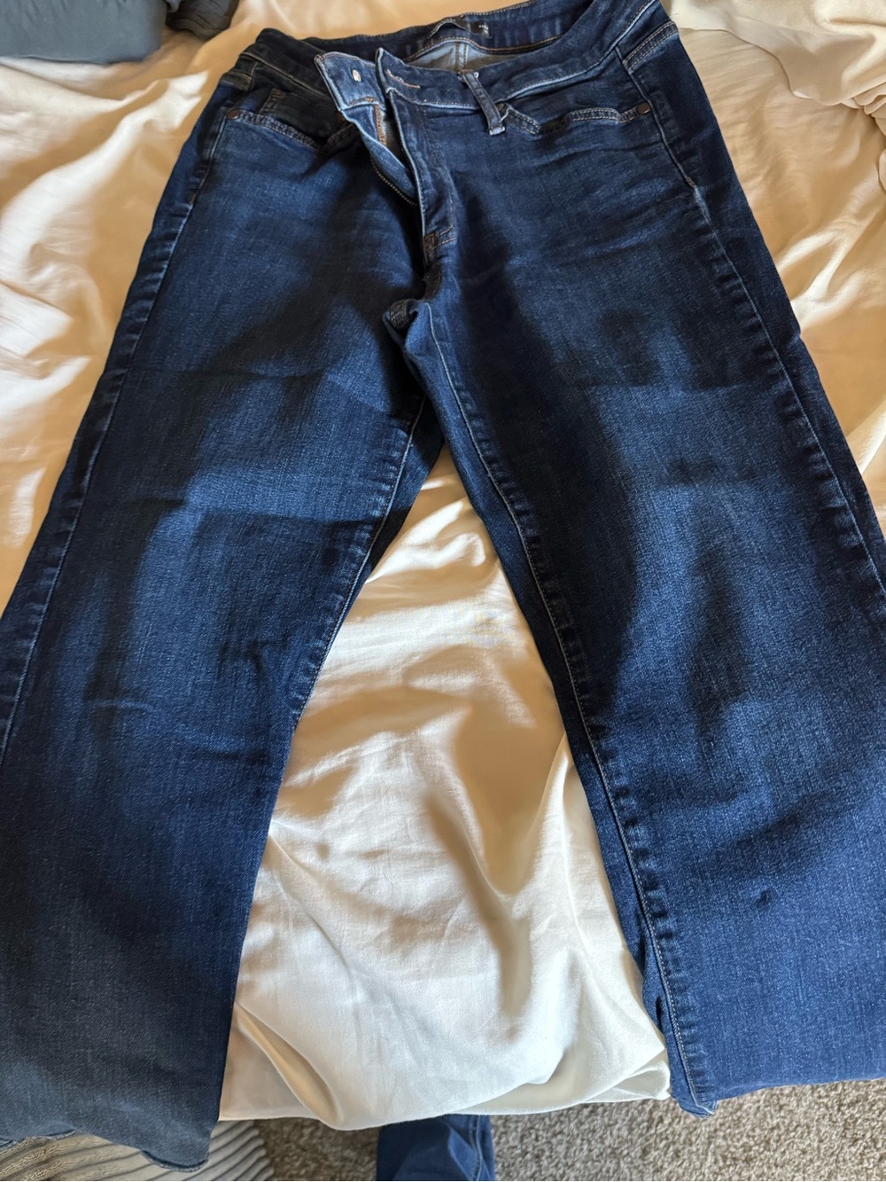 Vera Wang Women’s Capri Dark Blue Jeans